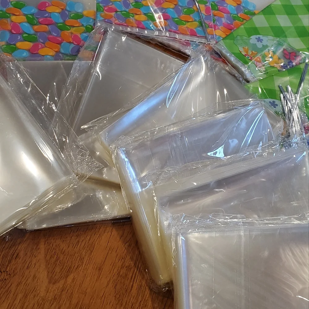 OVER 1,000 CELLO BAGS / TREAT BAGS AND CAKE POP STICKS BAKING